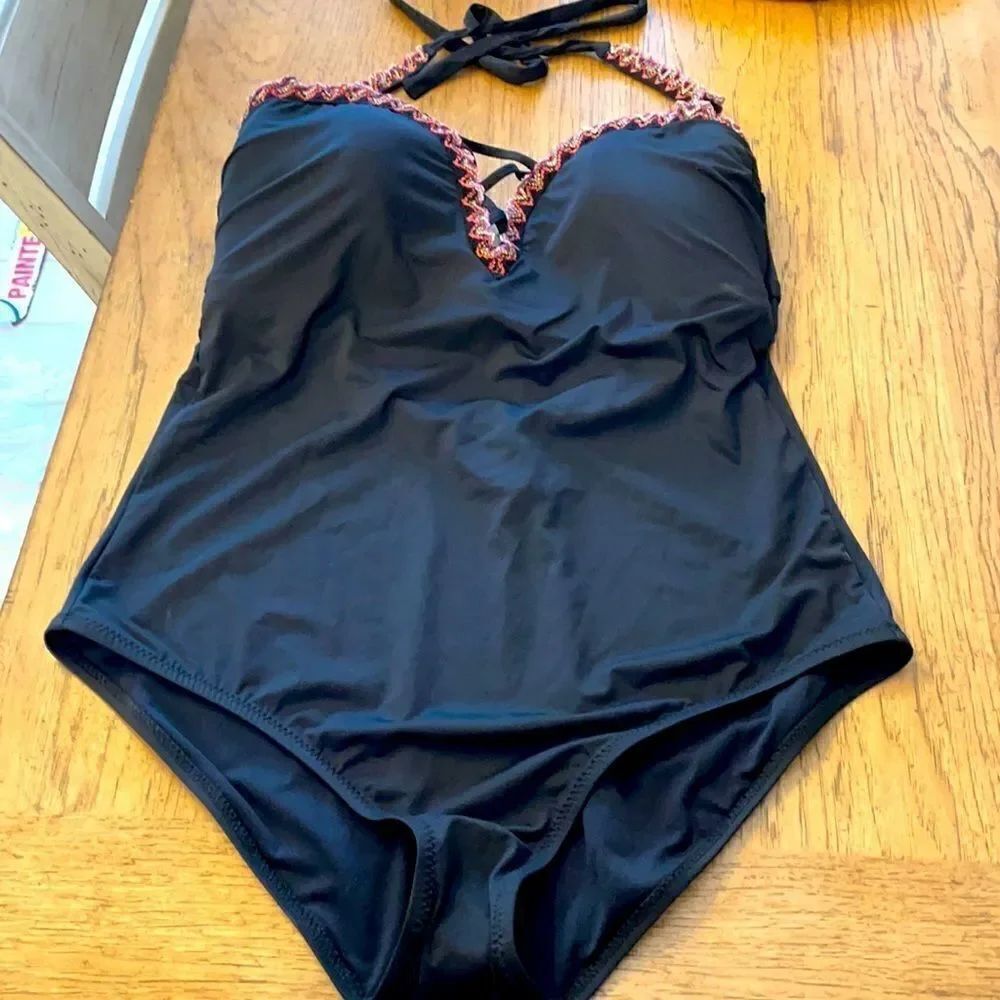 BECCA SWIMWEAR PLUNGE NECKLINE ONE PIECE.  NEW